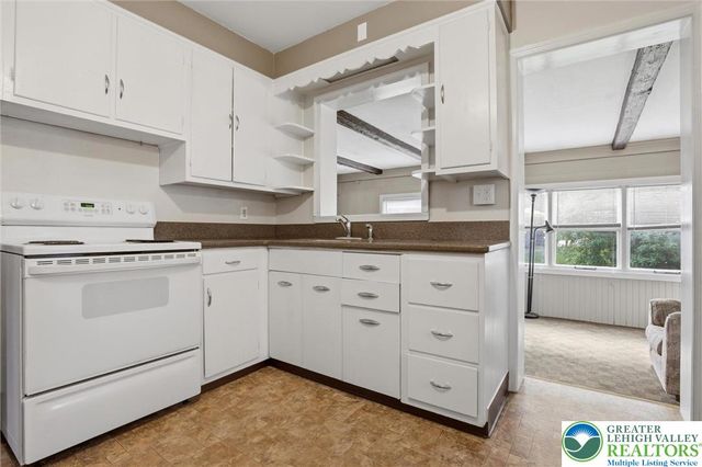 3232 Edinburgh Road, Allentown City, PA 18104