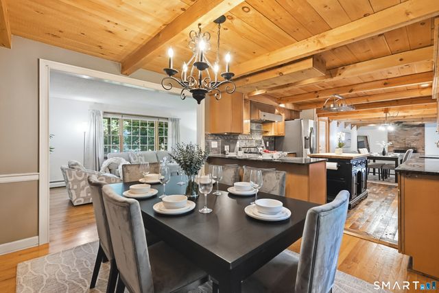 23 Berkshire Way, Simsbury, CT 06070