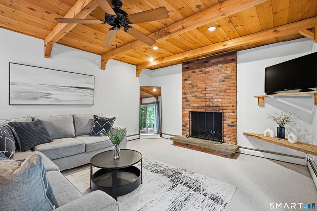 23 Berkshire Way, Simsbury, CT 06070