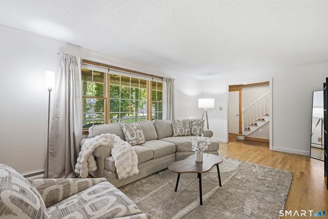23 Berkshire Way, Simsbury, CT 06070