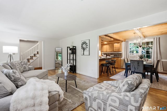 23 Berkshire Way, Simsbury, CT 06070