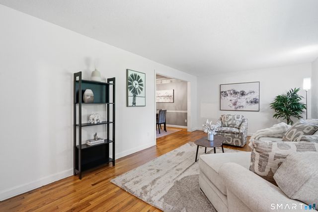 23 Berkshire Way, Simsbury, CT 06070