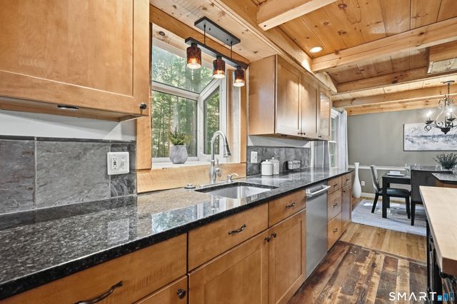 23 Berkshire Way, Simsbury, CT 06070