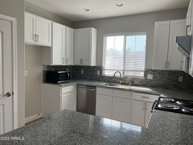 1958 E SHANNON Street, Gilbert, AZ 85295