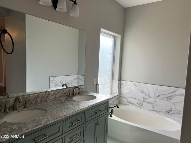 1958 E SHANNON Street, Gilbert, AZ 85295