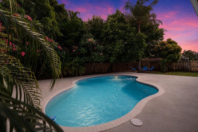 7416 Overlook Drive, Lake Worth, FL 33467