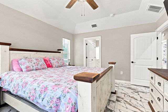 7306 TIFF NICOLE LN, Von Ormy, TX 78073