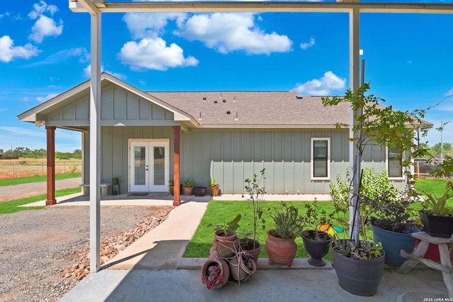 7306 TIFF NICOLE LN, Von Ormy, TX 78073