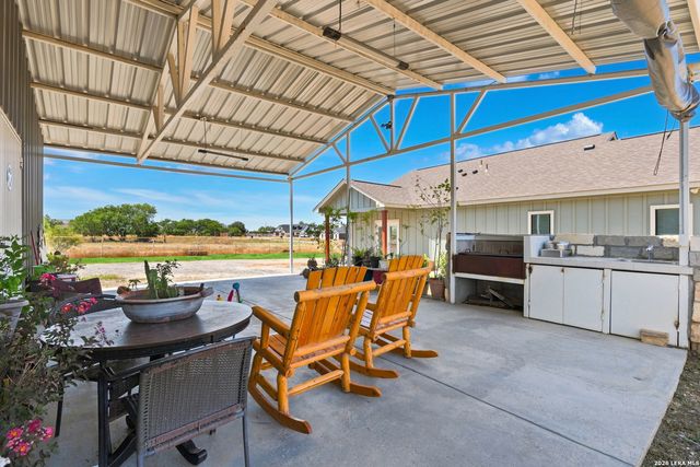 7306 TIFF NICOLE LN, Von Ormy, TX 78073