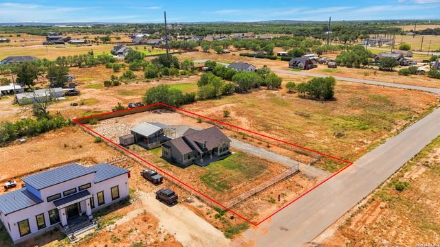 7306 TIFF NICOLE LN, Von Ormy, TX 78073