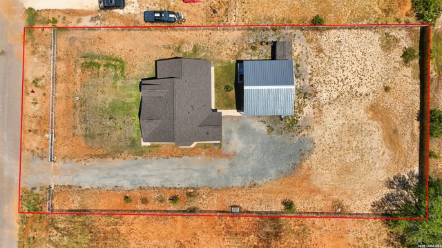 7306 TIFF NICOLE LN, Von Ormy, TX 78073
