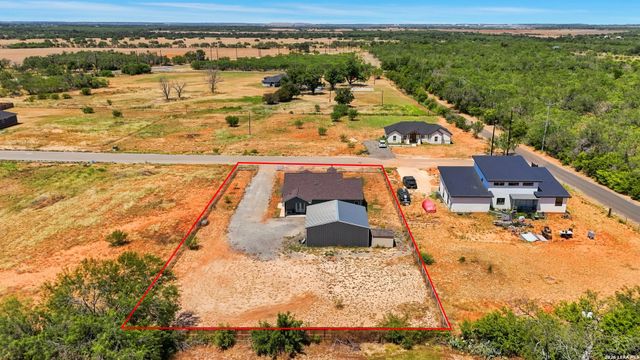 7306 TIFF NICOLE LN, Von Ormy, TX 78073