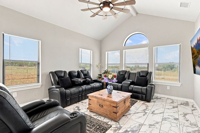 7306 TIFF NICOLE LN, Von Ormy, TX 78073