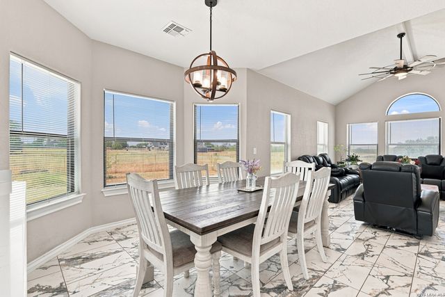 7306 TIFF NICOLE LN, Von Ormy, TX 78073