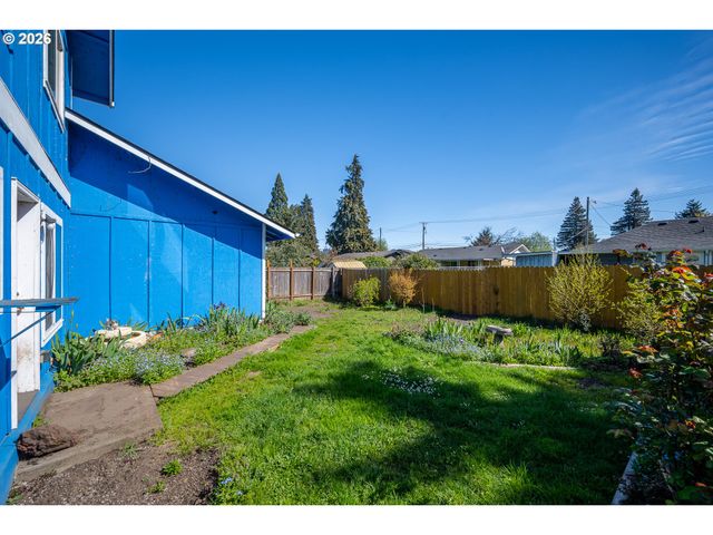 207 35TH St, Springfield, OR 97478