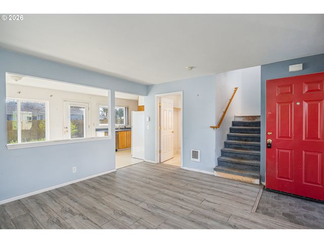 207 35TH St, Springfield, OR 97478