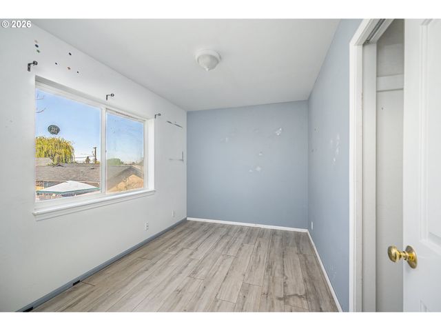 207 35TH St, Springfield, OR 97478