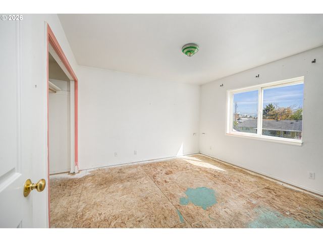 207 35TH St, Springfield, OR 97478