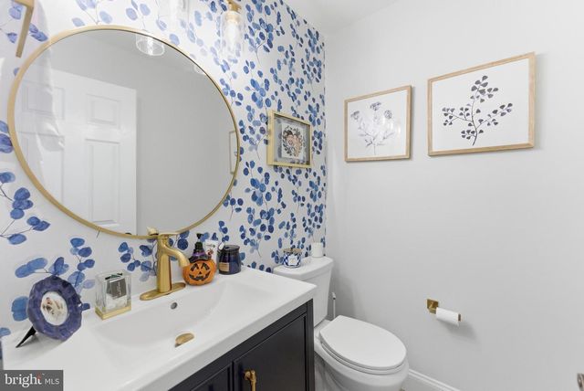 1 WEATHERLY RD, Delran, NJ 08075