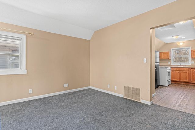 9 Acker Street W, Saint Paul, MN 55117