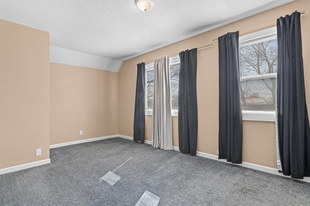 9 Acker Street W, Saint Paul, MN 55117