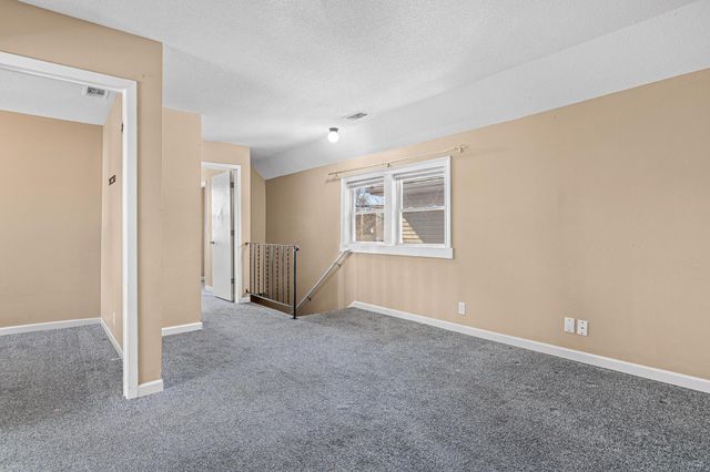 9 Acker Street W, Saint Paul, MN 55117