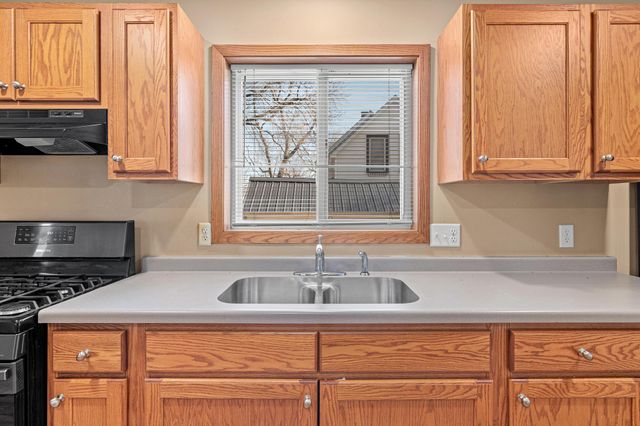 9 Acker Street W, Saint Paul, MN 55117