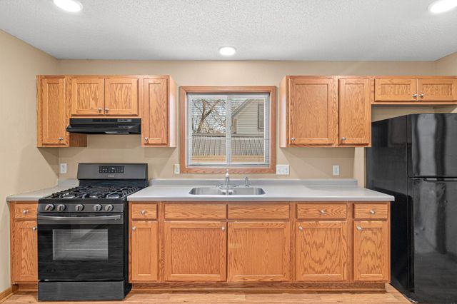 9 Acker Street W, Saint Paul, MN 55117