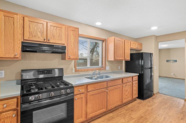 9 Acker Street W, Saint Paul, MN 55117