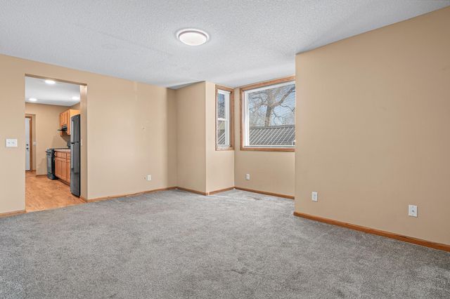 9 Acker Street W, Saint Paul, MN 55117