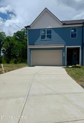 1823 Bennett Village Drive, Maryville, TN 37804