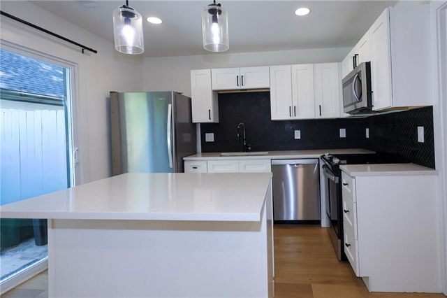 150 Hunters Cove, Roswell, GA 30076