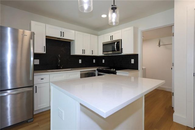 150 Hunters Cove, Roswell, GA 30076