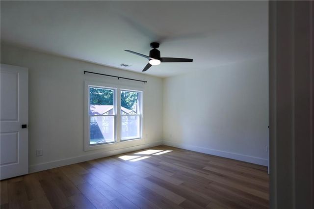 150 Hunters Cove, Roswell, GA 30076