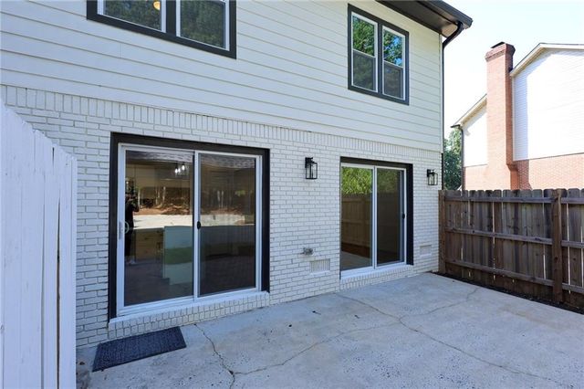 150 Hunters Cove, Roswell, GA 30076