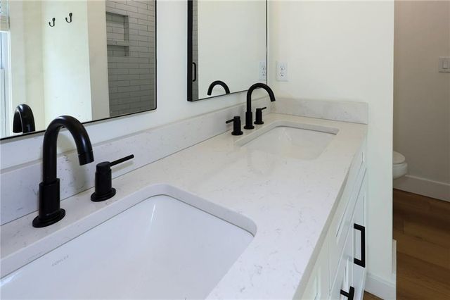 150 Hunters Cove, Roswell, GA 30076