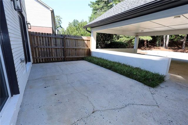 150 Hunters Cove, Roswell, GA 30076
