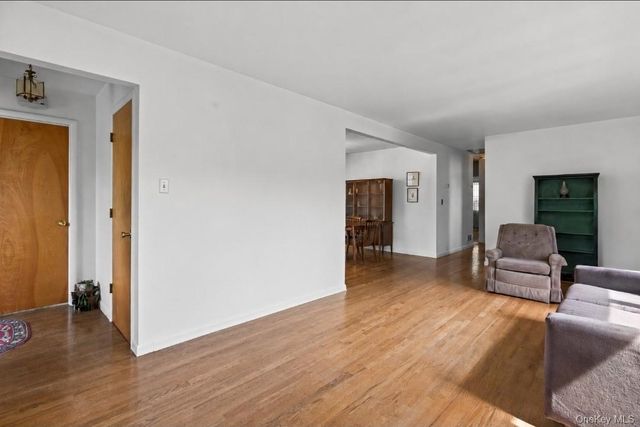 11 Dearborn Street, New Rochelle, NY 10801