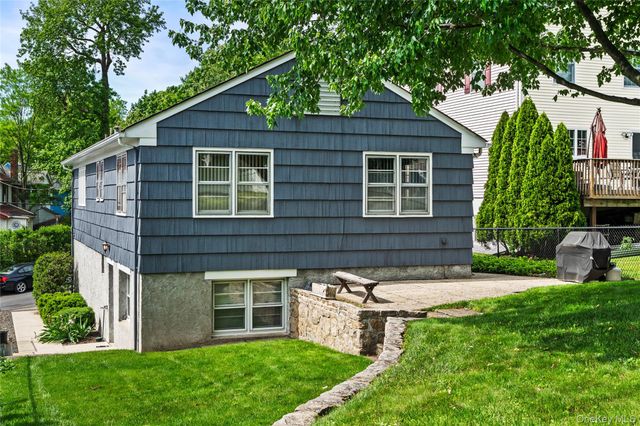 11 Dearborn Street, New Rochelle, NY 10801