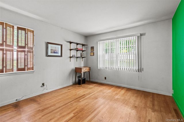 11 Dearborn Street, New Rochelle, NY 10801