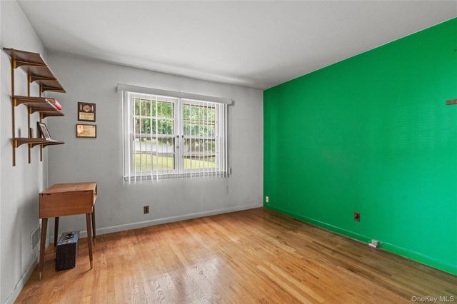 11 Dearborn Street, New Rochelle, NY 10801