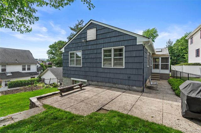 11 Dearborn Street, New Rochelle, NY 10801