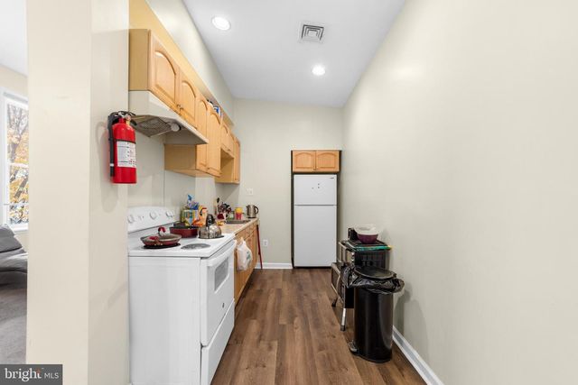 601 BERKLEY ST, Camden, NJ 08103