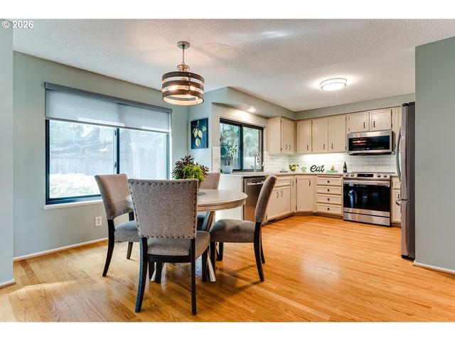 1829 Russet Dr, Eugene, OR 97401