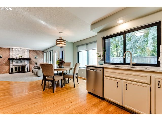 1829 Russet Dr, Eugene, OR 97401