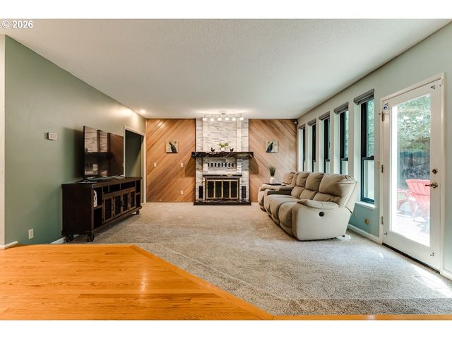 1829 Russet Dr, Eugene, OR 97401