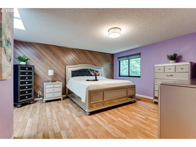 1829 Russet Dr, Eugene, OR 97401