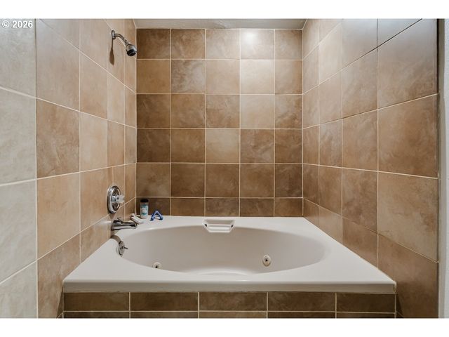 1829 Russet Dr, Eugene, OR 97401