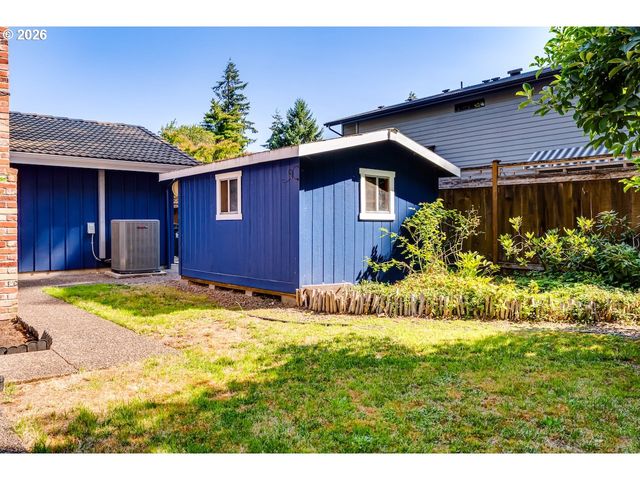 1829 Russet Dr, Eugene, OR 97401