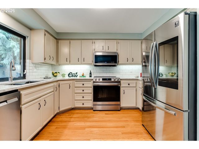 1829 Russet Dr, Eugene, OR 97401